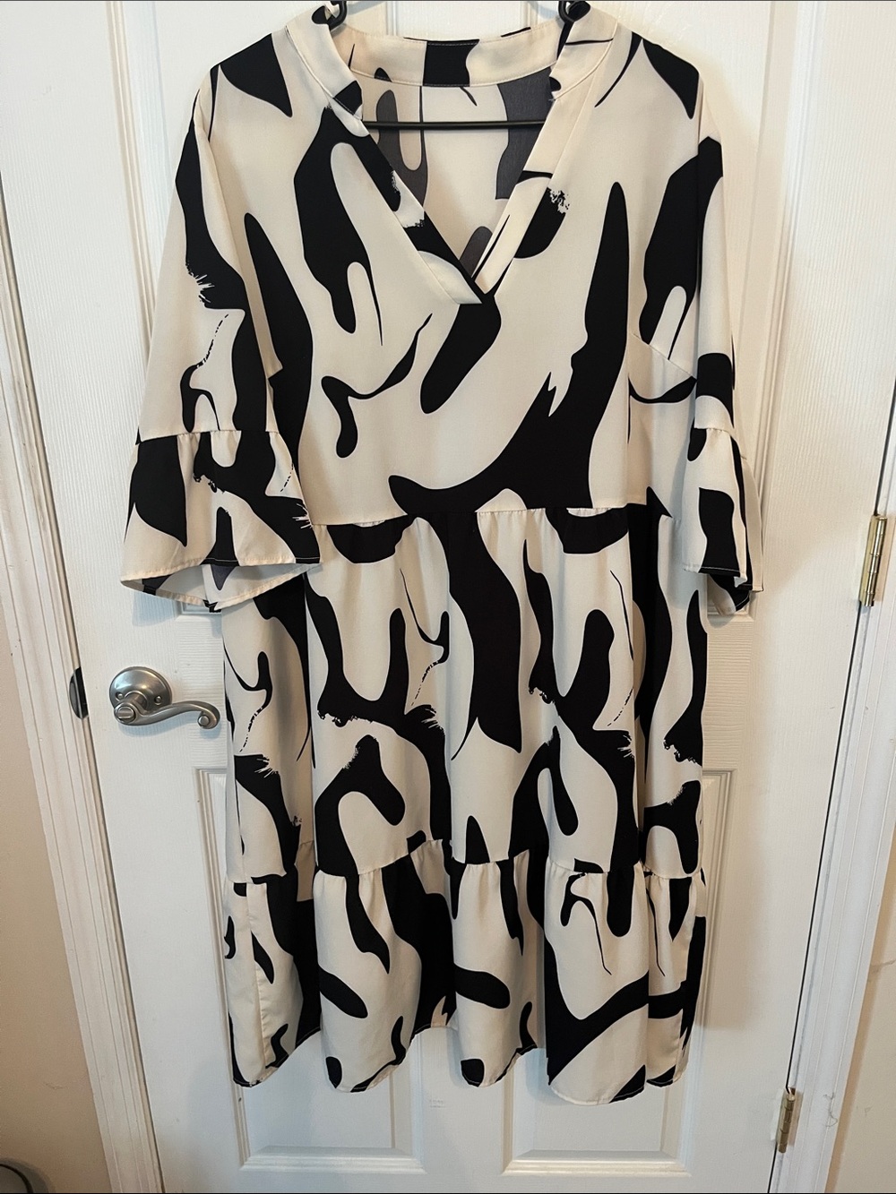 SHEIN Black and Cream Abstract V-Neck Midi Dress
